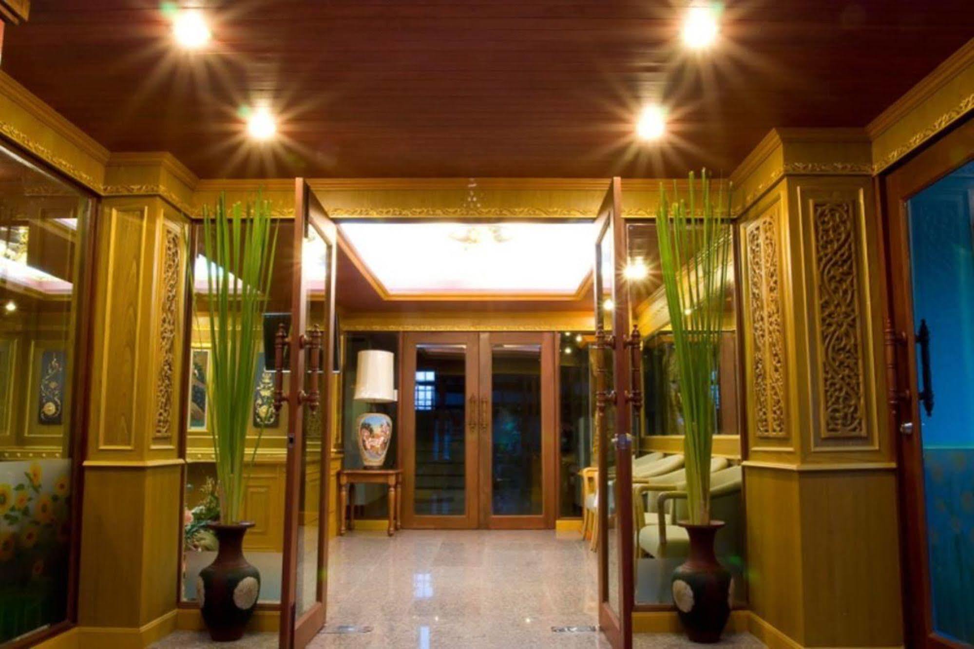Oyo 280 Thai Garden Resort Bangkok Extérieur photo